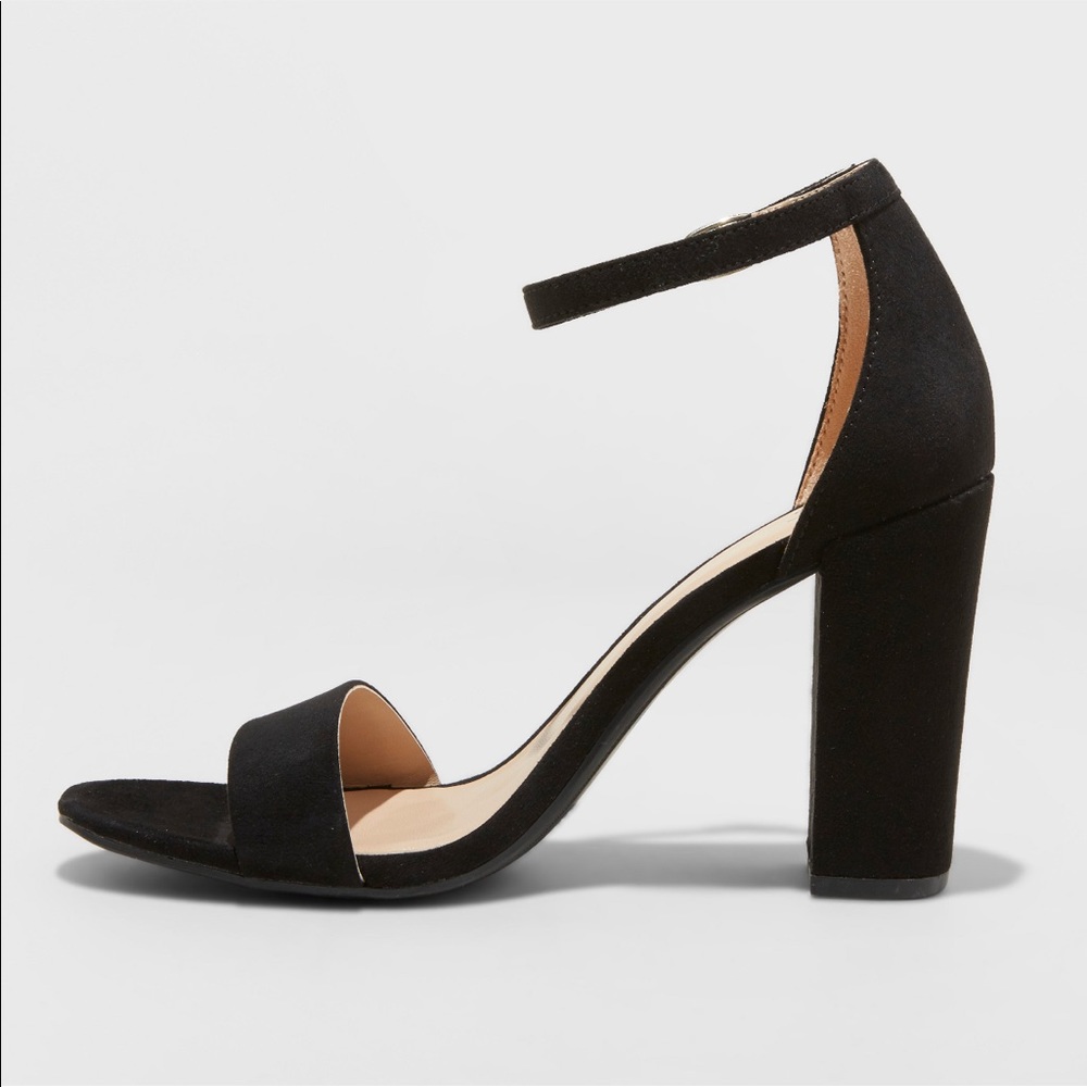 SOLD‼️‼️‼️‼️Ema’s Pumps - Picture 2 of 3